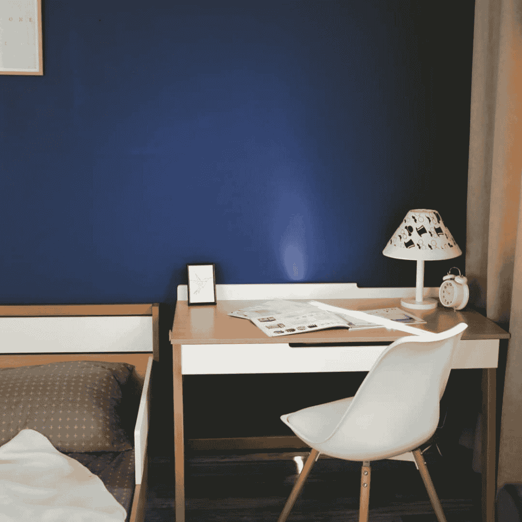 Dětský psací stůl Lussi Gekko Kids, Bílá / Přírodní Buk